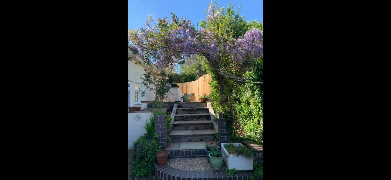 Rosemary House Brs Airport Accommodation Winford Esterno foto