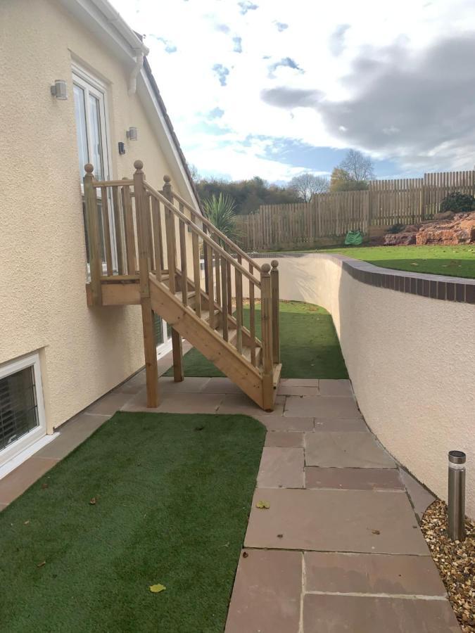 Rosemary House Brs Airport Accommodation Winford Esterno foto