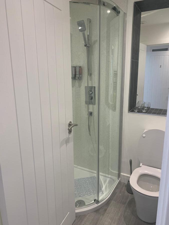 Rosemary House Brs Airport Accommodation Winford Esterno foto