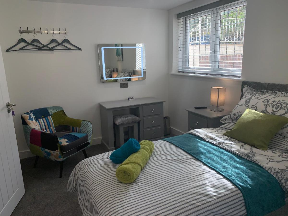 Rosemary House Brs Airport Accommodation Winford Esterno foto